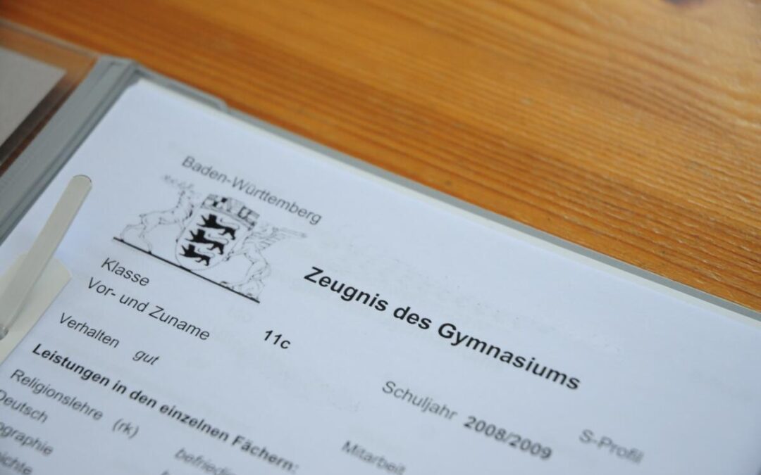 Bezirksregierung Detmold schaltet Zeugnistelefon