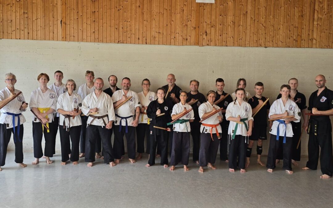 Intensiver Tonfa/MES-Lehrgang in Lage – Vorbereitung auf Dan-Prüfung