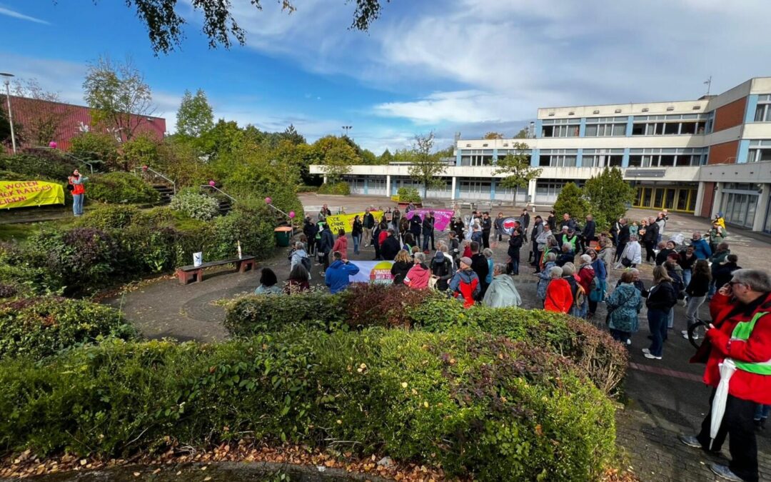 Stern-Wanderung für die Demokratie vereint Oerlinghausen!