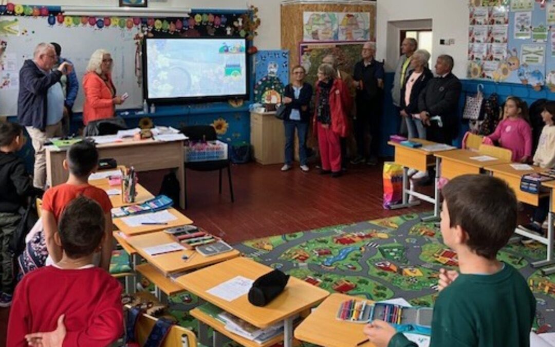 Hilfsorganisation „Help up mit Herz und Hand“ unterstützt eine rumänische Schule mit einem neuen Bodenbelag