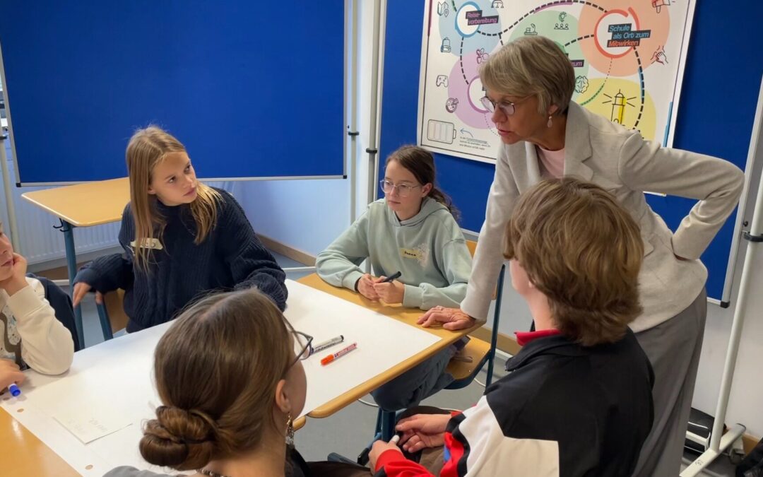 Schulministerin Dorothee Feller besucht das Rudolph-Brandes-Gymnasium