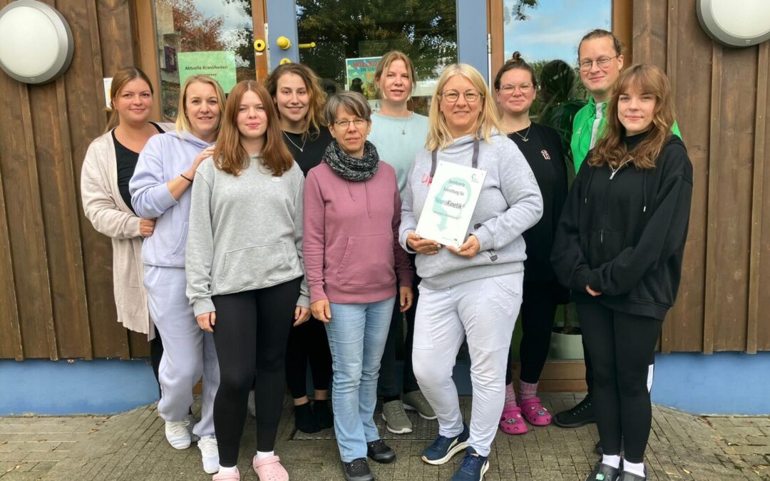 Kinder haben Spaß mit den Übungen zum ganzheitlichen Gehirntraining