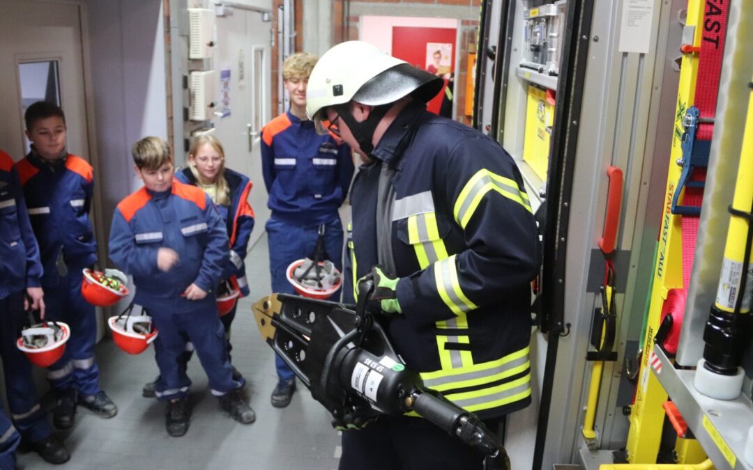 Beim 24-Stunden-Dienst erhielten Nachwuchskräfte Einblick in die Feuerwehralltag