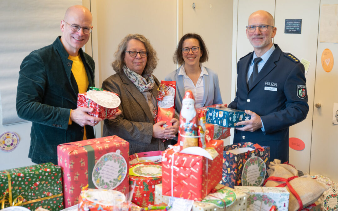 Weihnachtsaktion von Amtsgericht und Polizei: Rund 180 Wünsche der Jugendhilfe erfüllt
