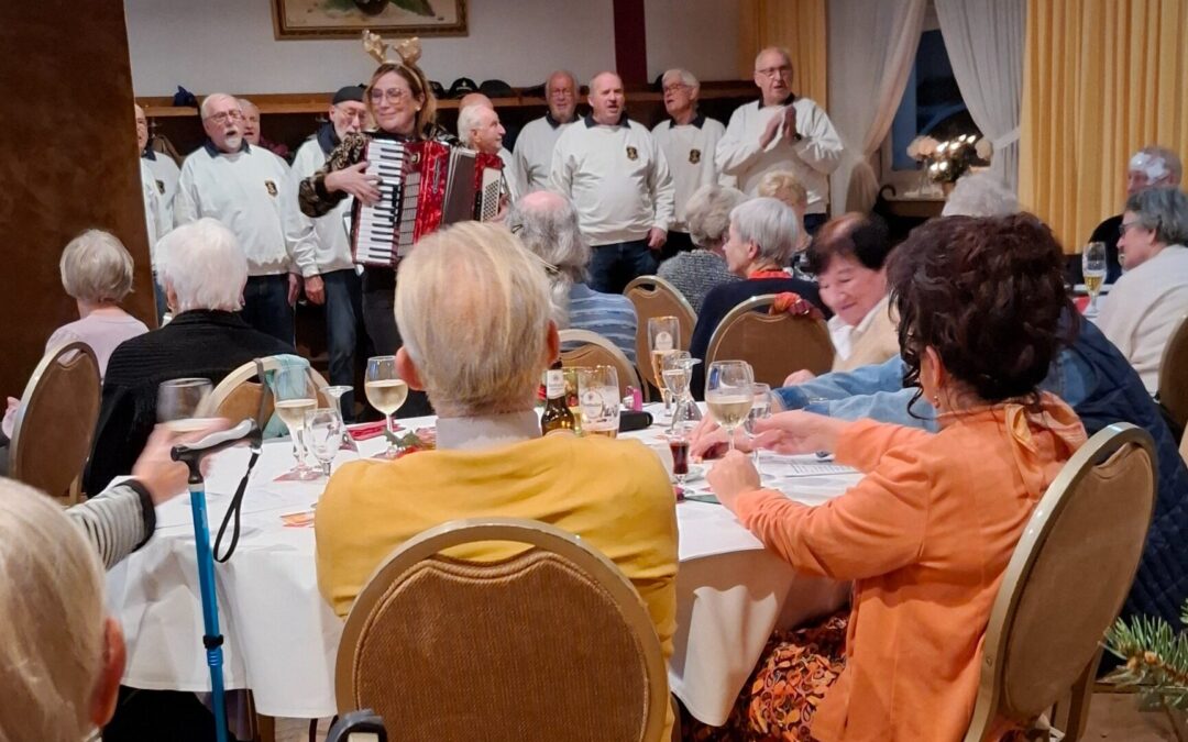 Weihnachtsfeier mit Konzert des Shanty-Chors