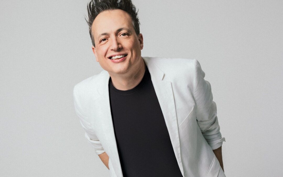 Humorvolle Zeitreise im Kurhaus über „Generation XY: Die 80er, die 90er und das Leben heute“