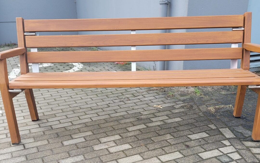 Einheitliche Sitzbänke für Bielefeld: Mitarbeiter-Idee spart Kosten und Zeit