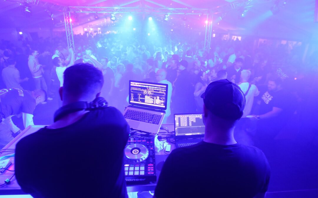 Oerlinghauser Schützen laden zur legendären Après-Ski-Party am Steinbült