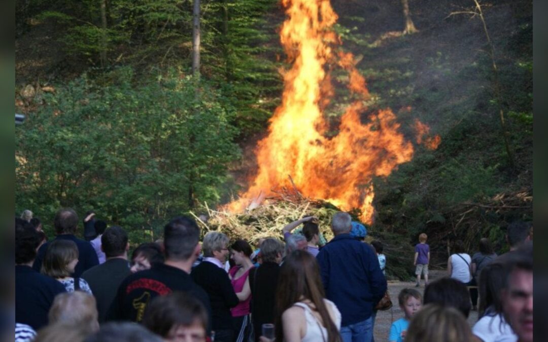 Löschabteilung Lämershagen lädt zum 17. Osterfeuer ein: Tradition trifft Gemeinschaft