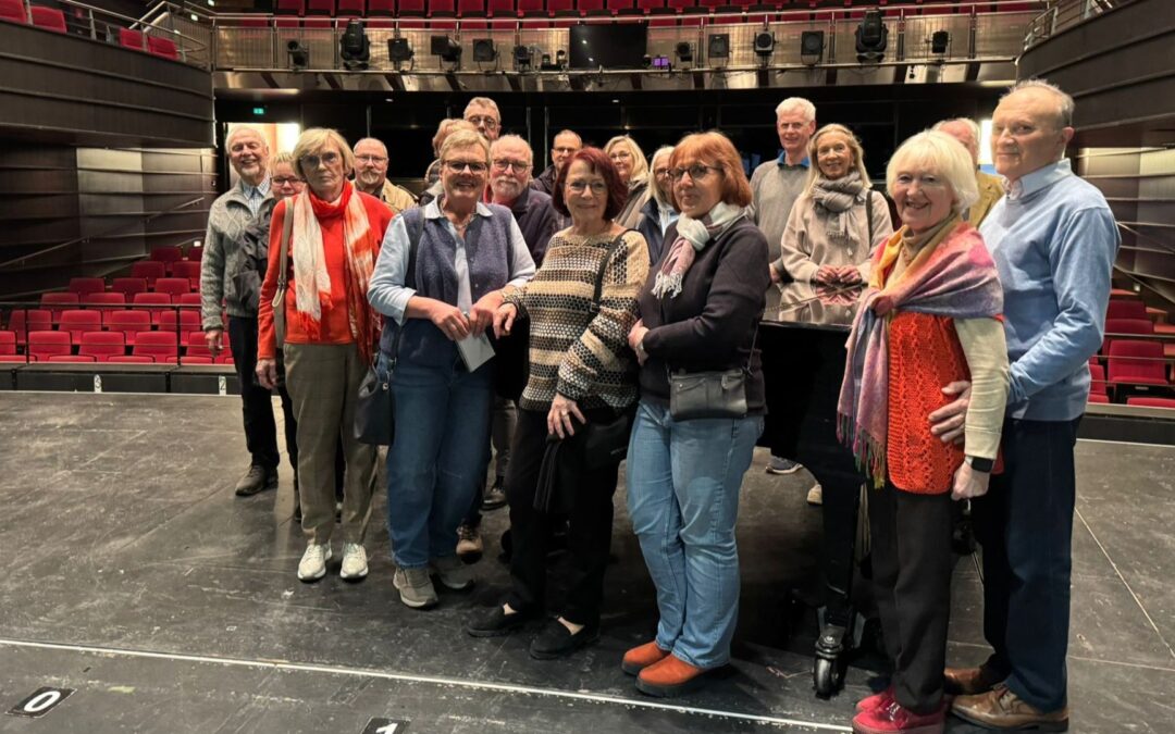 Partnerschaftsverein Leopoldshöhe blickt hinter die Theaterkulissen