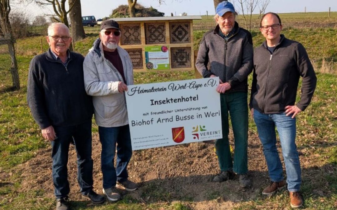 Heimatverein Werl‐Aspe weiht Insektenhotel ein