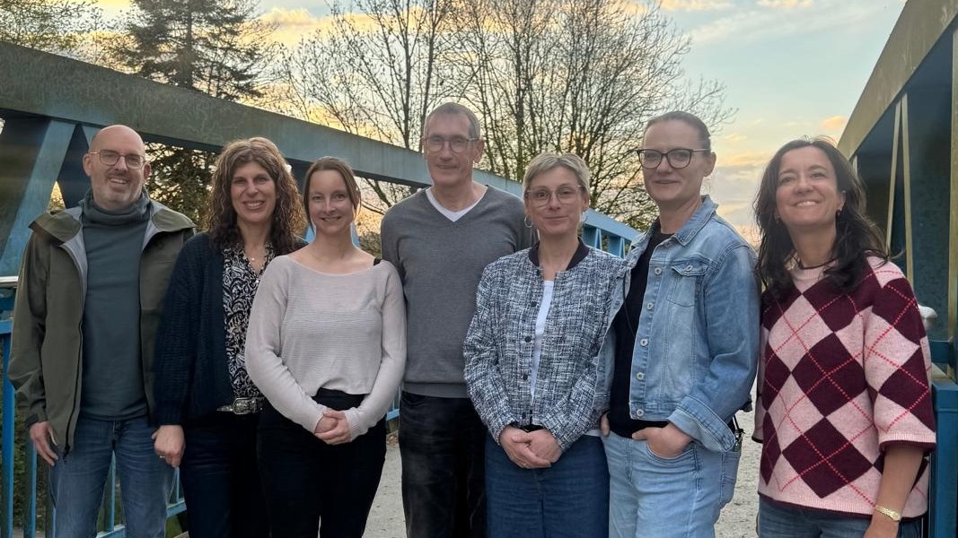 Mitglieder der Stadtschulpflegschaft sind (v.l.) Michael Hanke, Janine Dahlmann, Nadine Gottschalk, Diego Kern, Catherina Jörg, Dorothea Nowak und Nike Alkema. Es fehlen Patrizia Fitzner und Jana Plass. Foto: Privat