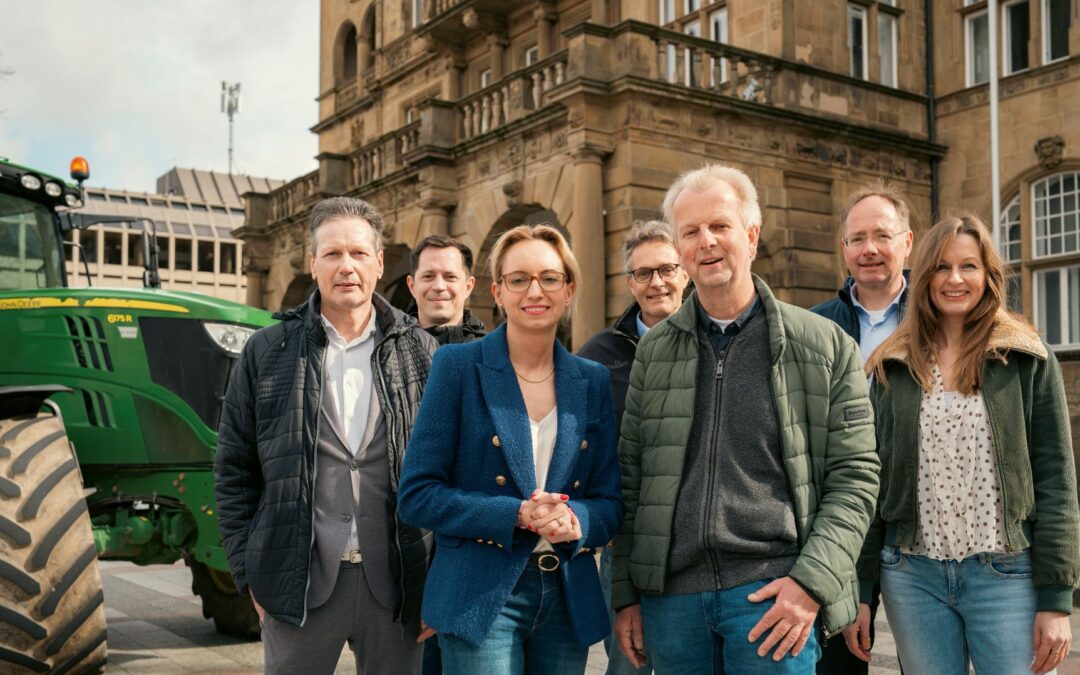 Trecker rollen durch die City: ‚Stadt sucht Bauer‘ bringt Landwirtschaft nach Bielefeld