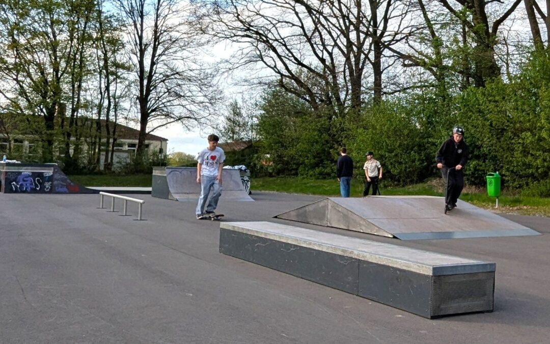 Greste rollt aus: Neue Skateanlage nach Hürden freigegeben