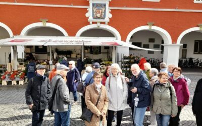 Hansestadt Soest – Die Reisegruppe vor dem historischen Rathaus. Foto: Privat