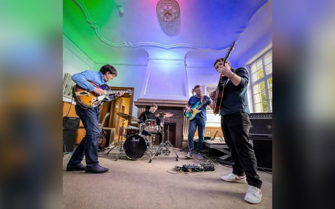 „Die Jazzband“ spielt im Foyer des Schlosses Stietencron