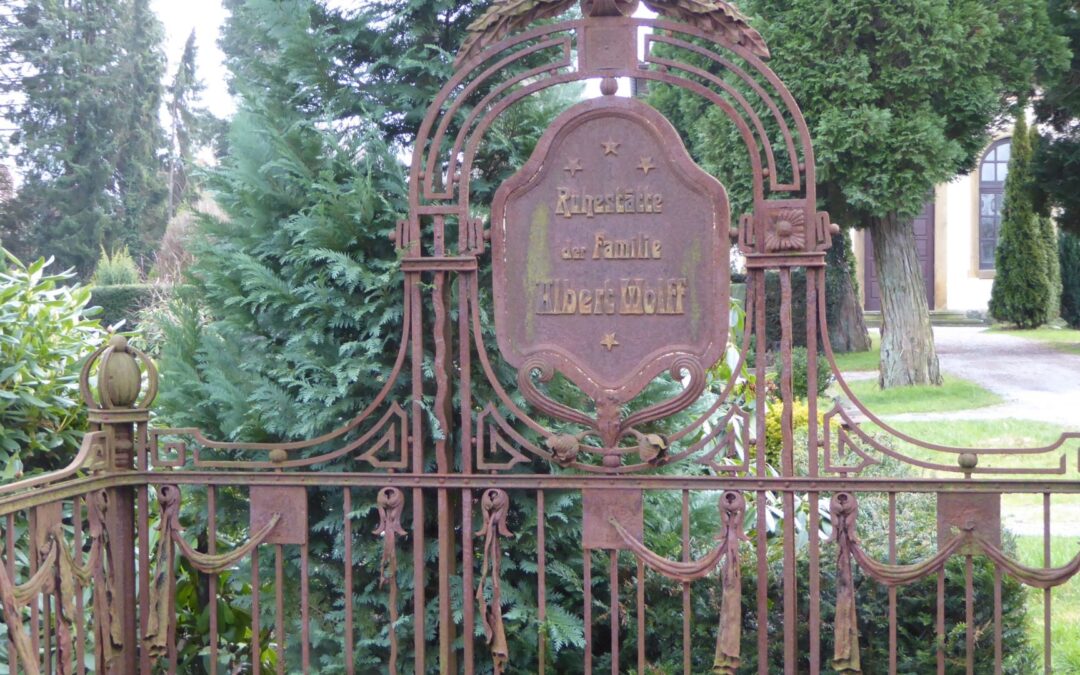 Heimatverein Oerlinghausen lädt zu historischem Friedhofsrundgang ein