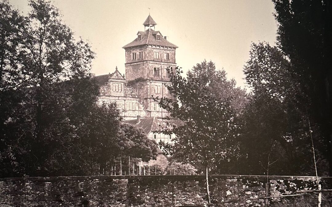 Doppelte Foto-Vielfalt: Schloss Brake zeigt Geschichte und Gegenwart Lippes