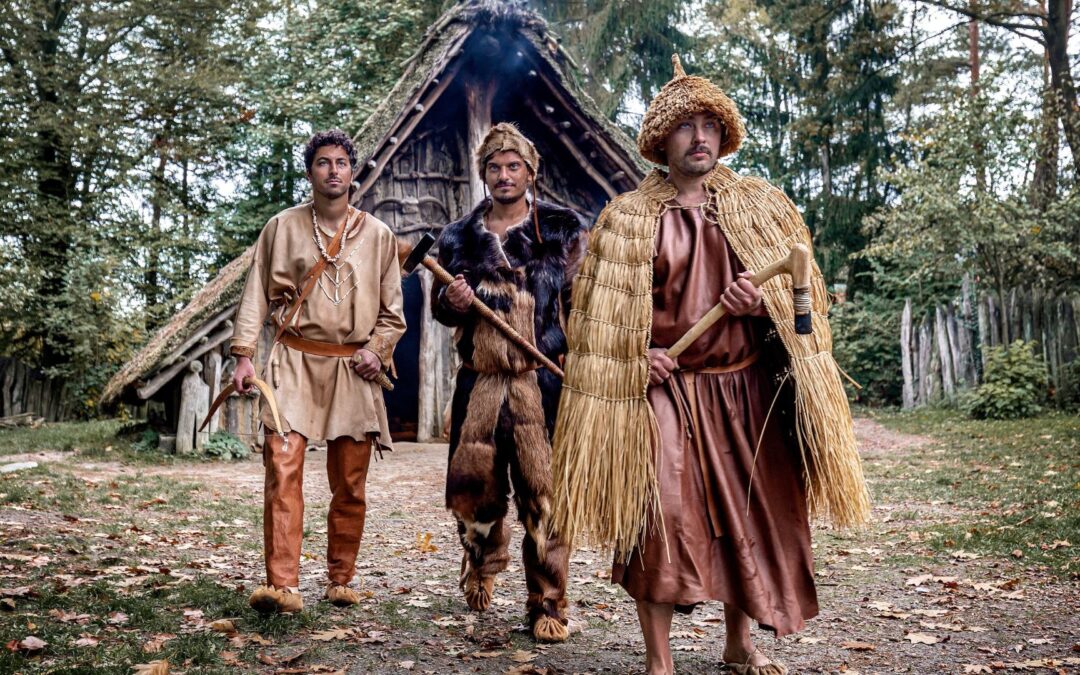 Zeitreise in die Urzeit: Archäologisches Freilichtmuseum Oerlinghausen lädt zum Steinzeittag ein