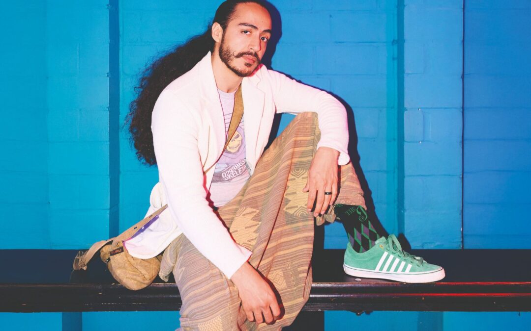 „Playlist“ in Bielefeld: Masud Akbarzadeh verspricht einen Abend voller unzensierter Comedy