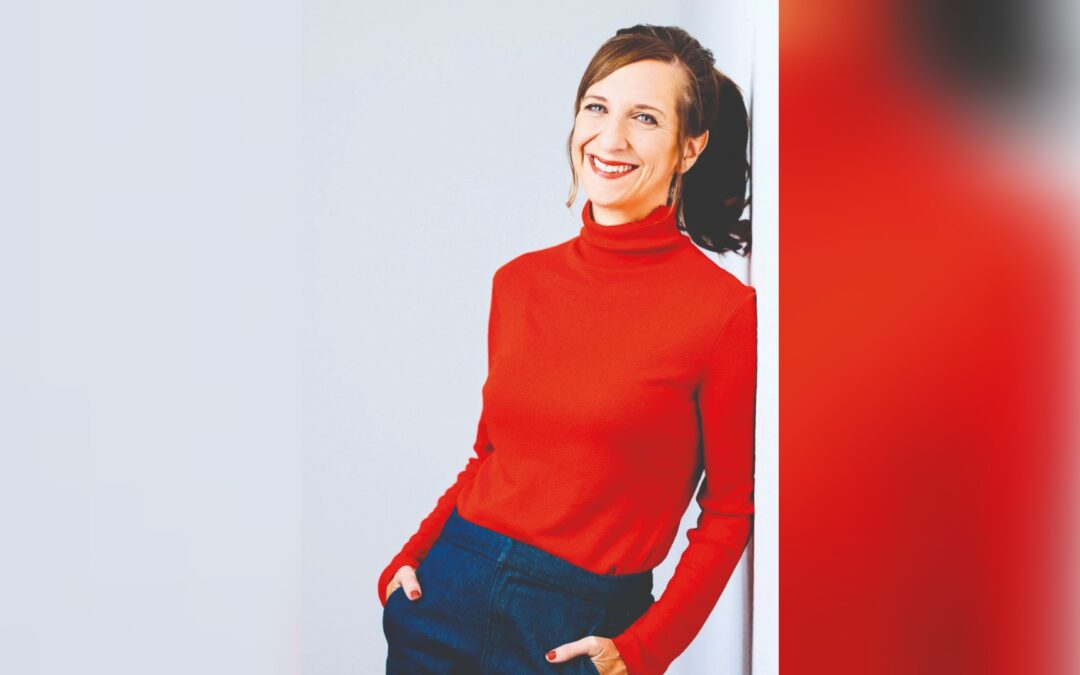 Sarah Hakenberg präsentiert: „Ich war’s nicht“ – Ein Abend voller Witz und Musik in Bielefeld