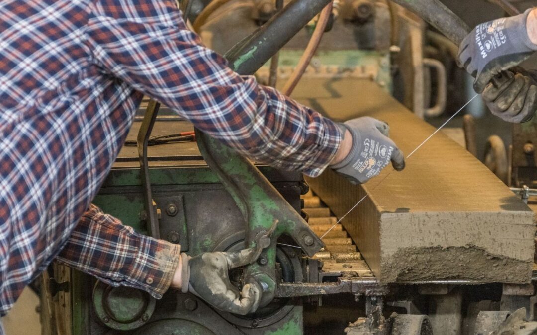 Ziegelproduktion im Sekundentakt – Die Maschinenziegelei erwacht zum Leben
