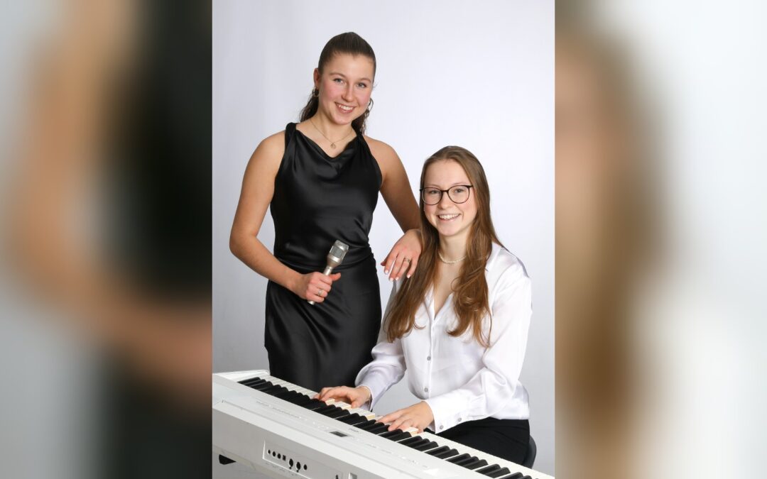 Lina und Julie Holwitt spielen am 9.7.2026 auf dem Rathausplatz