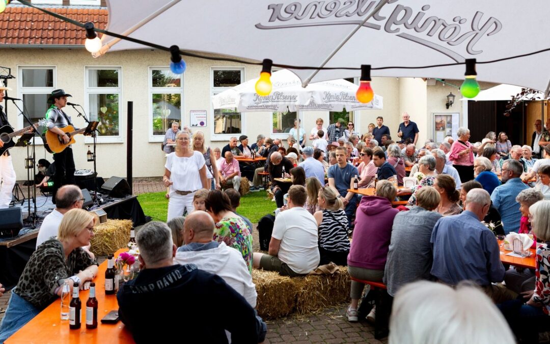 Country, Kirche und ein Sommerabend voller Leben