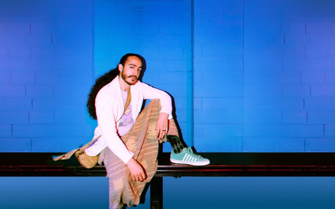 Playlist: Masud Akbarzadeh liefert rohe Stand-up-Power in Bielefeld