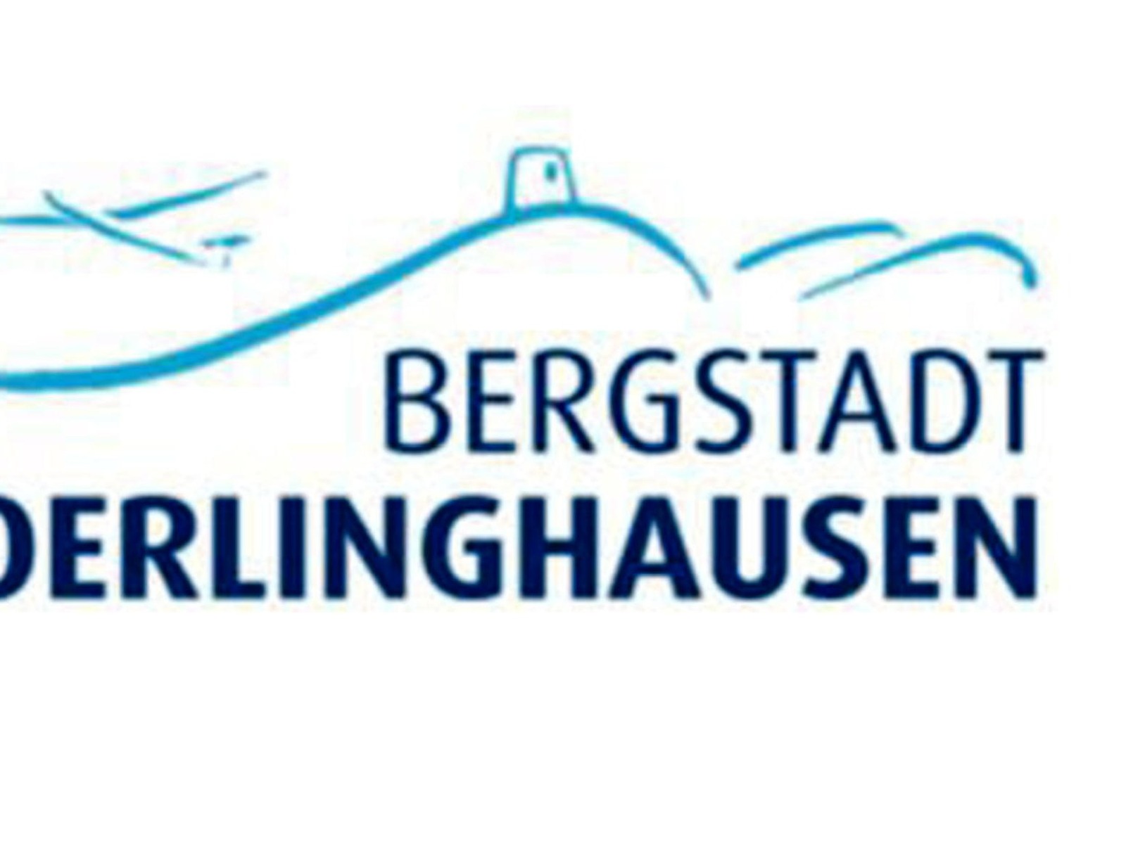 Logo mit stilisierten blauen Hügeln, einem Turm, einem Segelflugzeug und dem Schriftzug Bergstadt Oerlinghausen