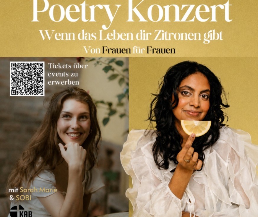 Sarah Marie lächelt und blickt nach rechts, SOBI hält eine Zitronenscheibe, auf einem Plakat für ein Poetry Konzert